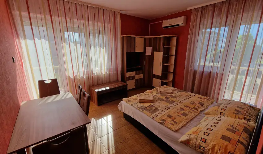 Napsug�r Apartmanh�z Si�fok - Balatoni kedvezm�nyes �rak (1 �jt�l)