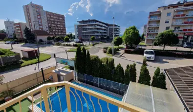 Napsug�r Apartmanh�z Si�fok