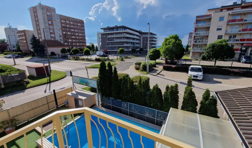 Napsug�r Apartmanh�z Si�fok - Balatoni kedvezm�nyes �rak (1 �jt�l)