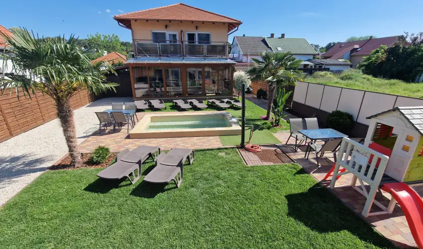 Napsug�r Villa B Si�fok - Kar�csony (min. 2 �j)