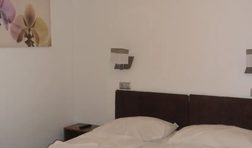 Nereus Park Hotel Balatonalm�di - Balatoni kedvezm�nyes �rak ell�t�s n�lk�l (1 �jt�l)