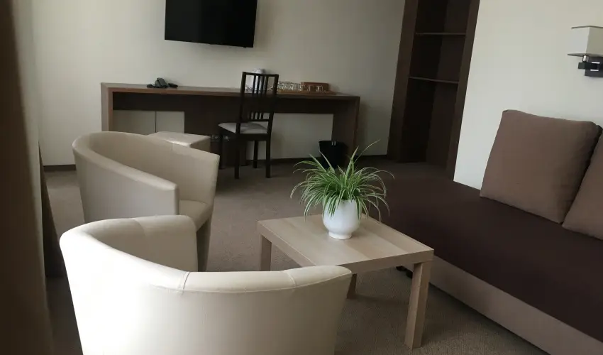 Nereus Park Hotel Balatonalm�di - Balatoni kedvezm�nyes �rak ell�t�s n�lk�l (1 �jt�l)