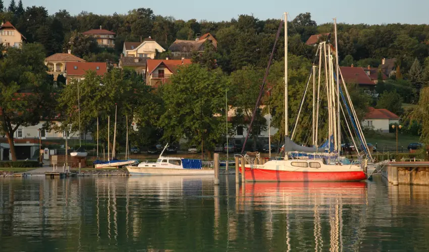 Aquilo Hotel Panorma Tihany Tihany - Balatoni kedvezmnyes rak reggelis elltssal (1 jtl)