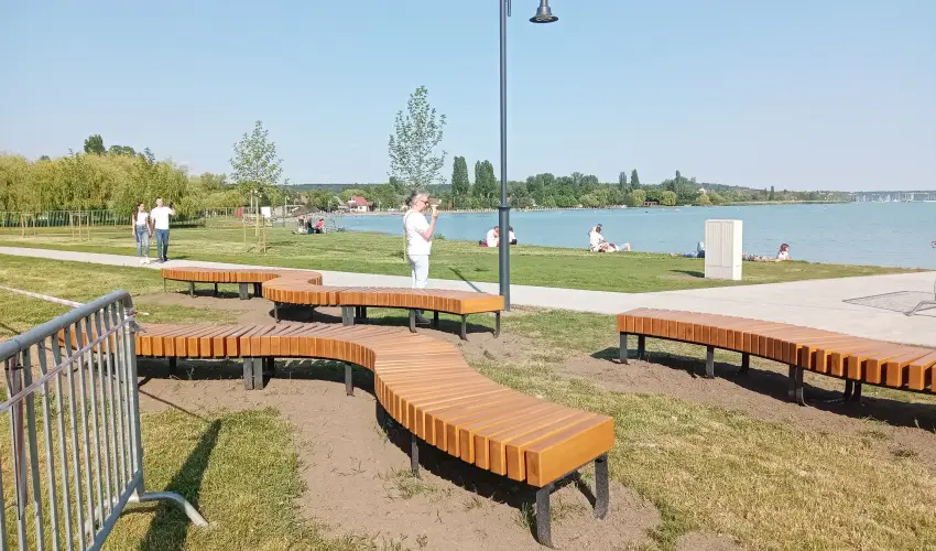 Parti Sétány Vendégház Balatonkenese - Balatoni kedvezményes árak (1 éjtől)