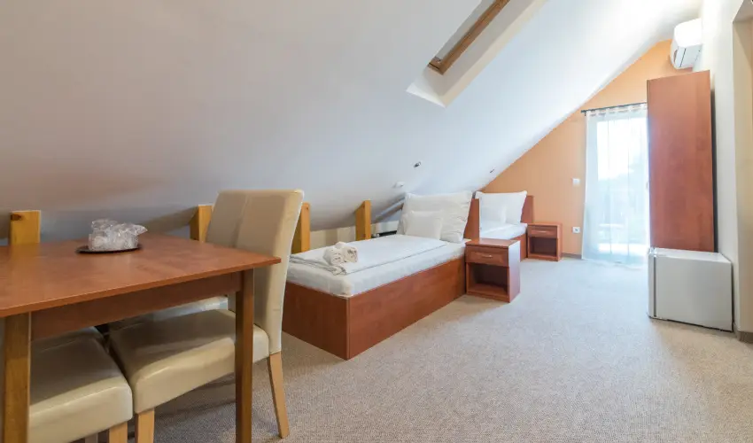 Pelso Panzi Balatonmriafrd - Hsvt - teljes elrefizetssel (min. 3 j)