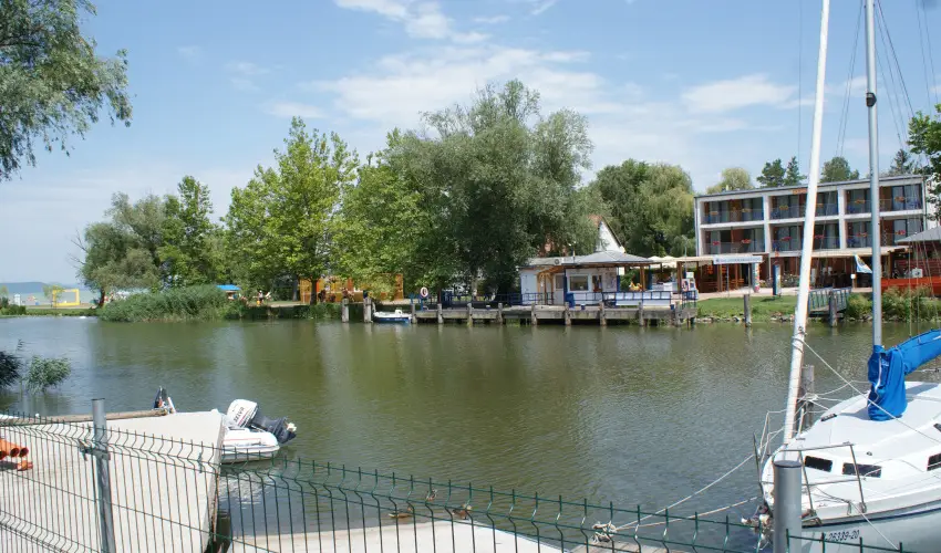 Port Étterem & Panzió Balatonmáriafürdő - Kedvezményes ajánlat all inclusive ellátással (1 éjtől)