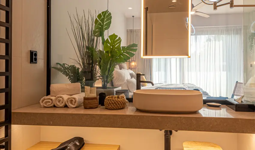 REED Luxury Hotel & Bistro Siófok - Balatoni kedvezményes árak félpanzióval (1 éjtől)