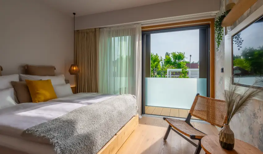 REED Luxury Hotel & Bistro Siófok - Balatoni kedvezményes árak félpanzióval (1 éjtől)