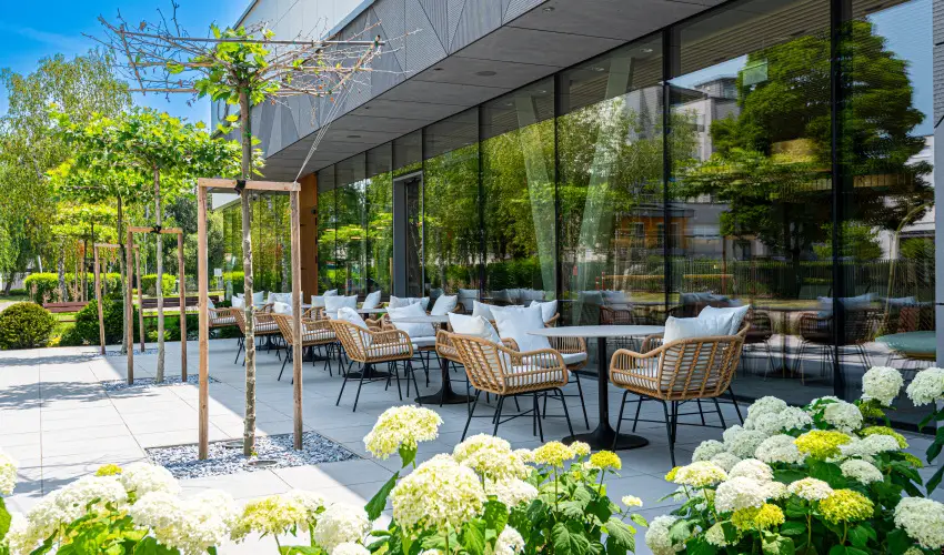 REED Luxury Hotel & Bistro Siófok - Balatoni kedvezményes árak félpanzióval (1 éjtől)