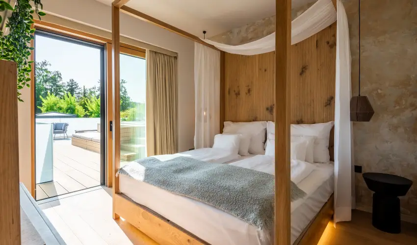 REED Luxury Hotel & Bistro Siófok - Balatoni kedvezményes árak félpanzióval (1 éjtől)