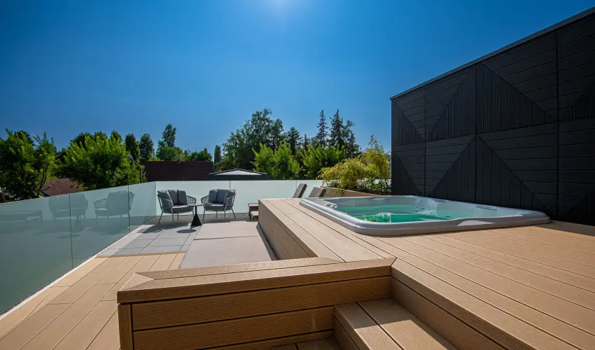 REED Luxury Hotel & Bistro Siófok - Balatoni kedvezményes árak félpanzióval (1 éjtől)