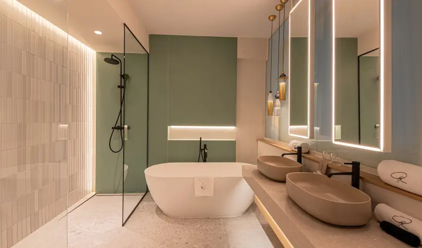 REED Luxury Hotel & Bistro Siófok - Balatoni kedvezményes árak félpanzióval (1 éjtől)