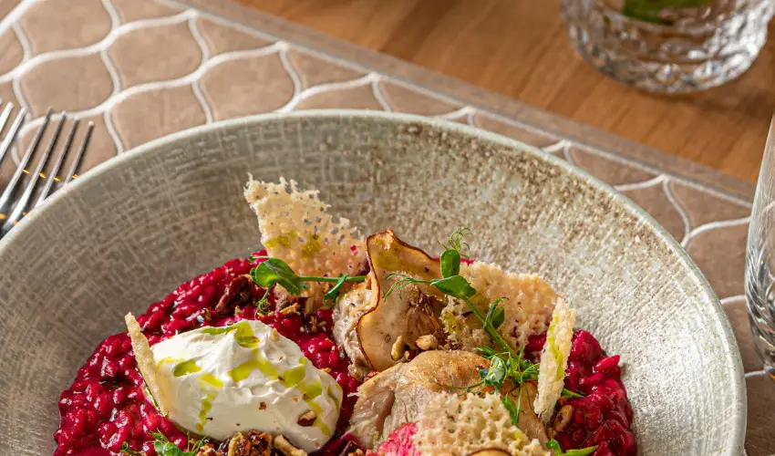 REED Luxury Hotel & Bistro Siófok - Balatoni kedvezményes árak félpanzióval (1 éjtől)