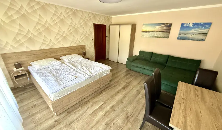 See Vend�gh�z Si�fok - Balatoni kedvezm�nyes �rak �nell�t�ssal (1 �jt�l)