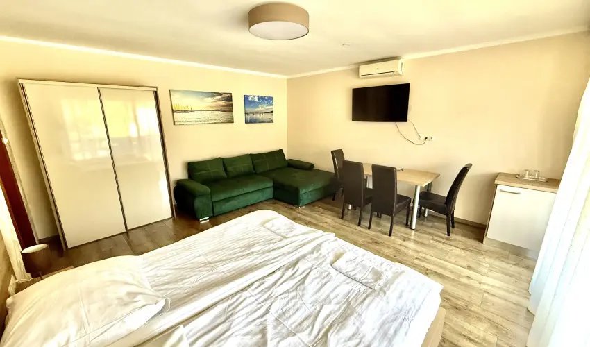 See Vend�gh�z Si�fok - Balatoni kedvezm�nyes �rak �nell�t�ssal (1 �jt�l)