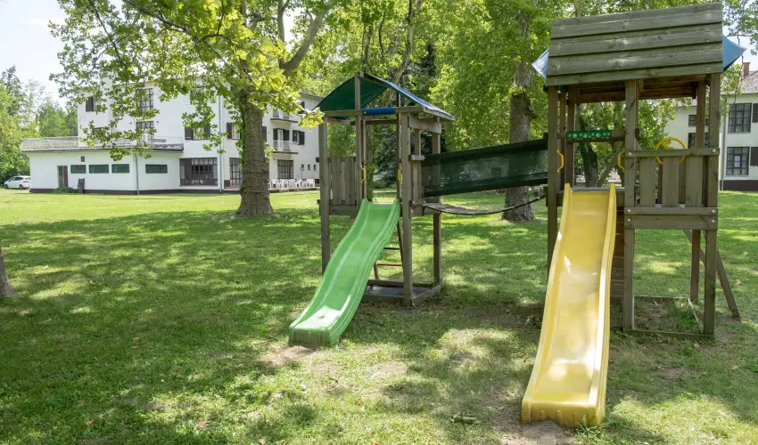 Sirly Hotel Balatonlelle - Balatoni kedvezmnyes rak reggelivel (1 jtl)