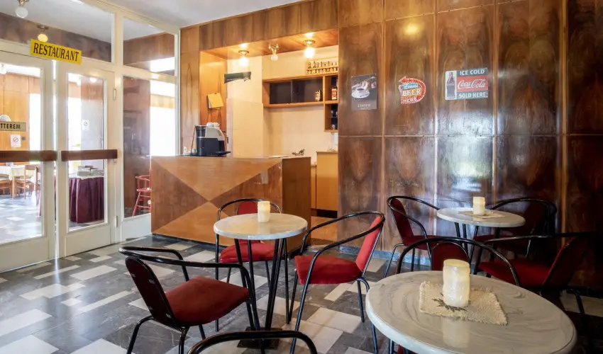 Sirly Hotel Balatonlelle - Balatoni kedvezmnyes rak reggelivel (1 jtl)