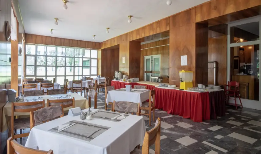 Sirly Hotel Balatonlelle - Balatoni kedvezmnyes rak reggelivel (1 jtl)