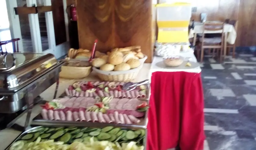 Sirly Hotel Balatonlelle - Balatoni kedvezmnyes rak reggelivel (1 jtl)