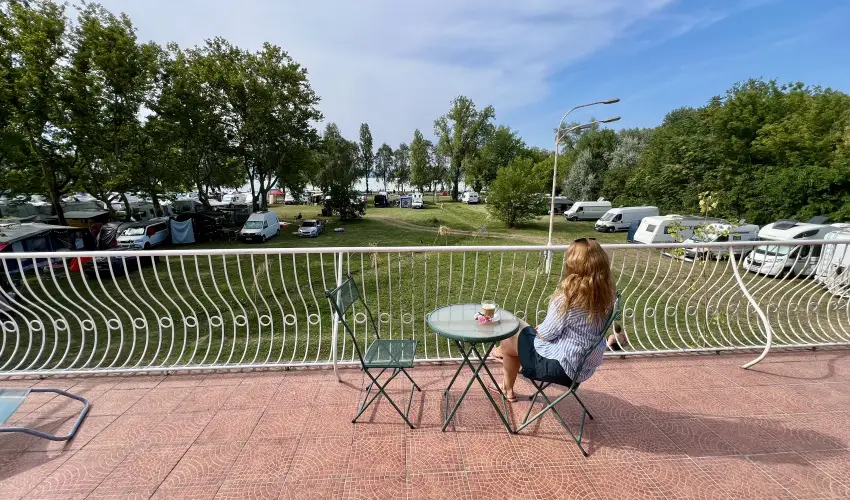 Sirly Hotel Balatonlelle - Balatoni kedvezmnyes rak reggelivel (1 jtl)