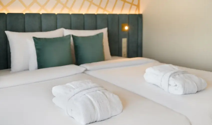 Kenese Bay Garden Resort & Conference Balatonkenese - Május 1.