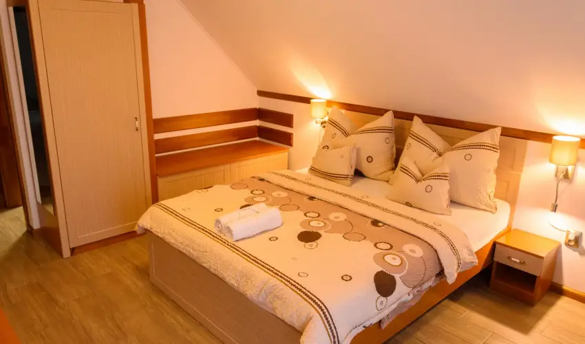 Tulipn Vendghz rvnyes - Augusztus 20. (min. 3 j)