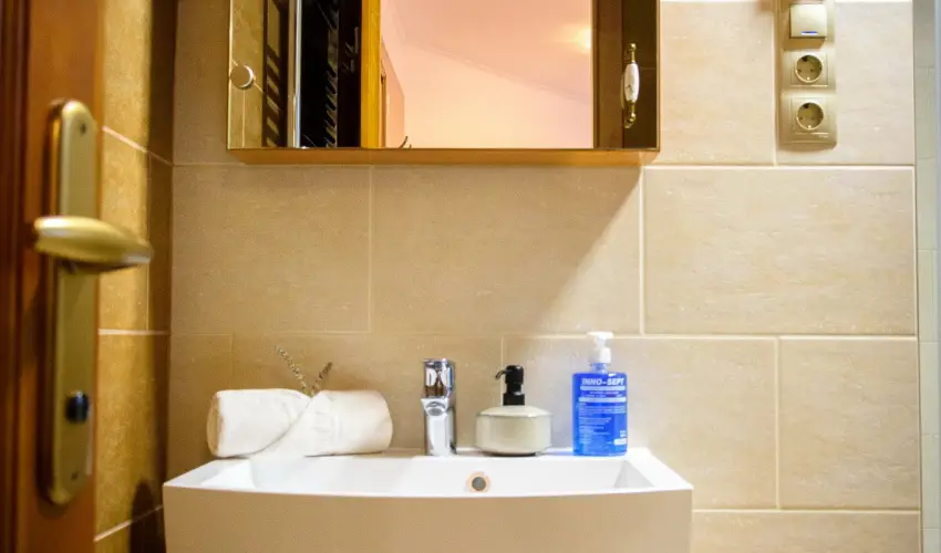 Tulipn Vendghz rvnyes - Augusztus 20. (min. 3 j)