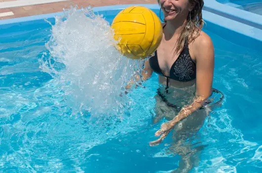 Viktor Bor- �s Vend�gh�z - Augusztus 20. (min. 4 �j)