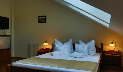 Viktor Bor- s Vendghz Balatonmriafrd