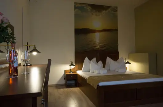 Viktor Bor- s Vendghz, Balatonmriafrd