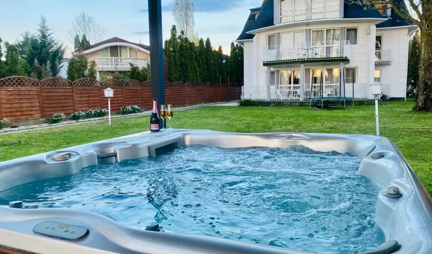 Villa MyLake Zamrdi - Balatoni kedvezmnyes r (1 jtl)