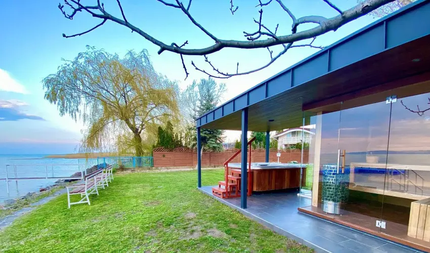 Villa MyLake Zamrdi - Balatoni kedvezmnyes r (1 jtl)