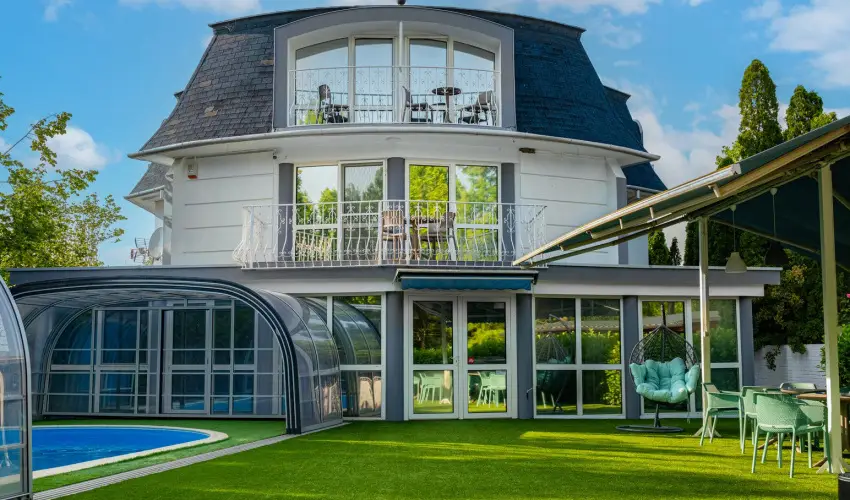 Villa MyLake Zamrdi - Balatoni kedvezmnyes r (1 jtl)