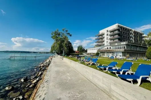 Vil�gos Hotel - Ny�Rrobban�s Vil�goson -18%