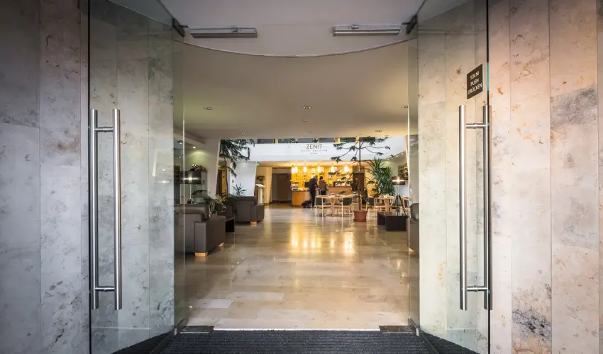 Zenit Hotel Balaton Vonyarcvashegy - Balatoni kedvezményes árak reggelis ellátással (1 éjtől)
