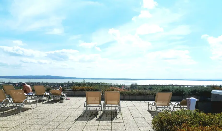 Zenit Hotel Balaton Vonyarcvashegy - Balatoni kedvezményes árak reggelis ellátással (1 éjtől)