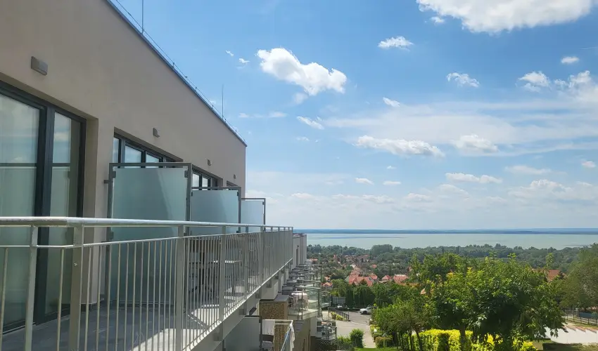 Zenit Hotel Balaton Vonyarcvashegy - Balatoni kedvezményes árak reggelis ellátással (1 éjtől)